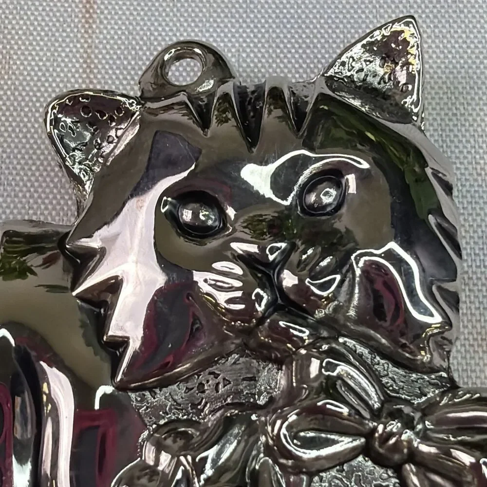 Gorham Silverplate Cat Ornaments, Set of 3, Yarn Fish Wreath Christmas Decor - Picture 12 of 16